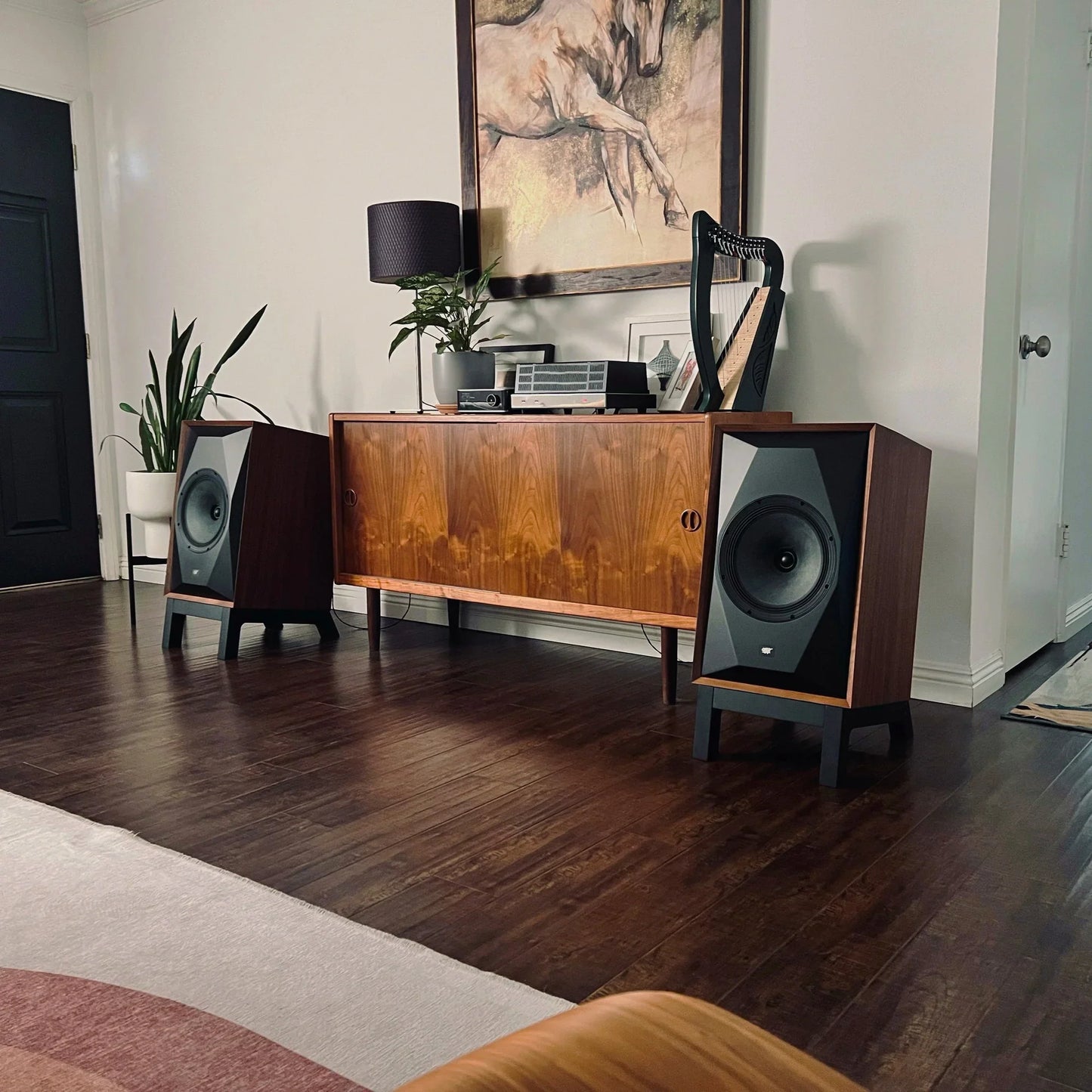 Mobile Fidelity - SourcePoint 10 Low Slung Speaker Stands [Pair]